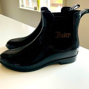 NWT Juicy Couture black with gold sparkle flecks rainboots